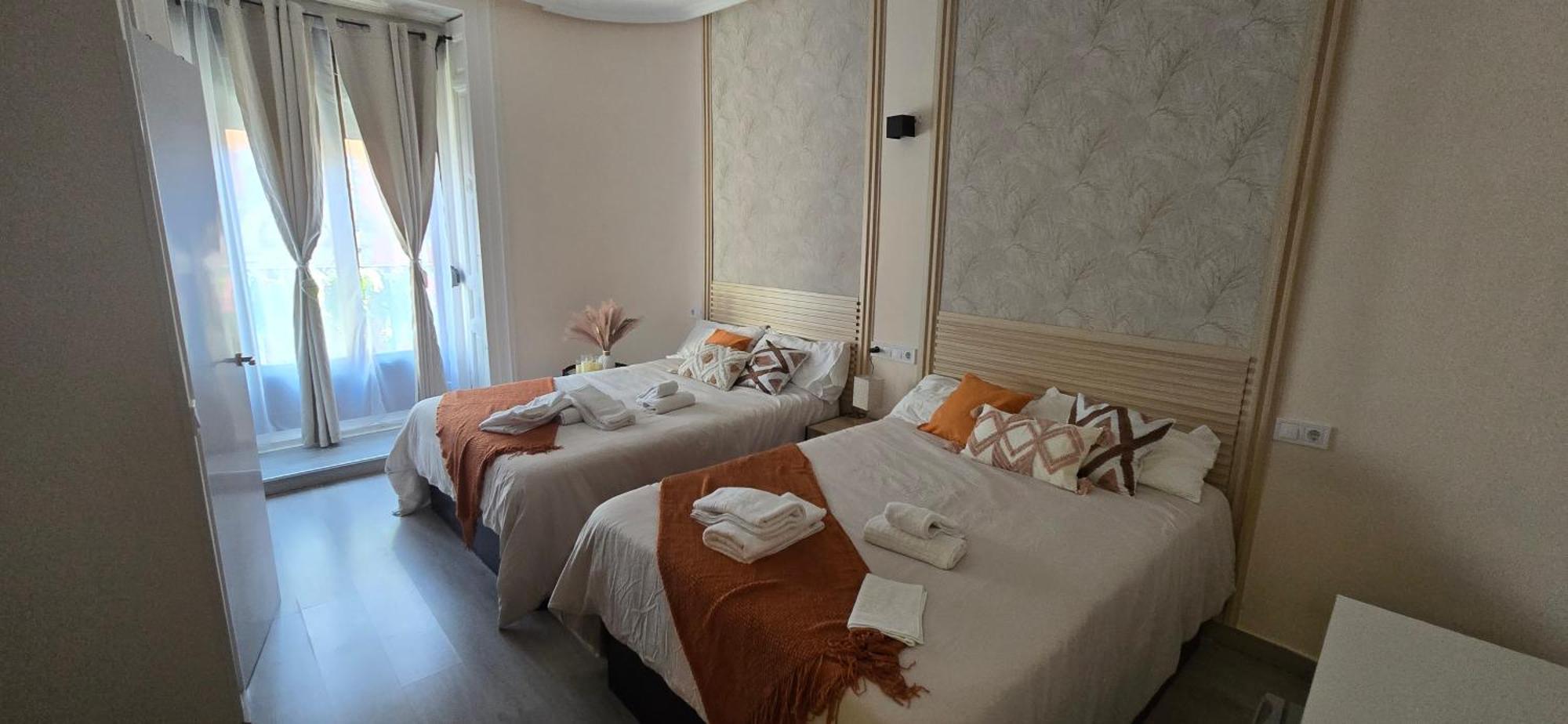 Habitaciones Universal Madri Exterior foto